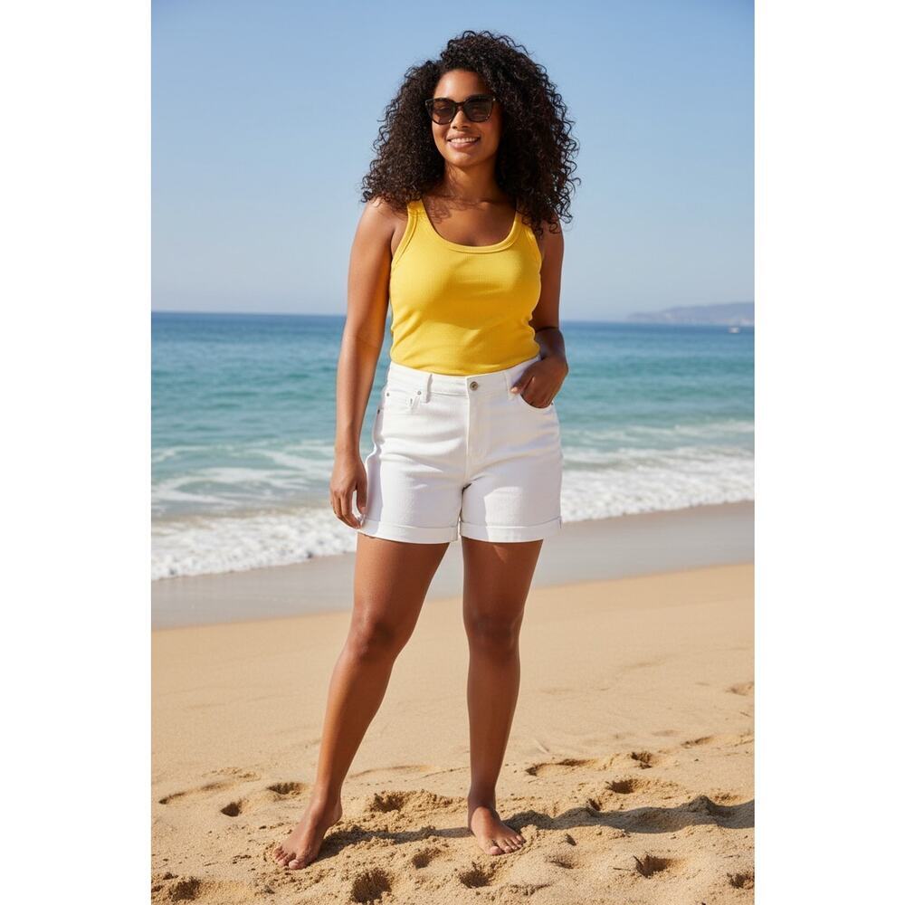 Eddie Bauer Women's Boyfriend Midrise Short White Rolled Hem Shorts Sz 16 New